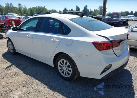 2024 Kia Forte Lx z USA, uszkodzony, nr VIN 3KPF24AD0RE710808